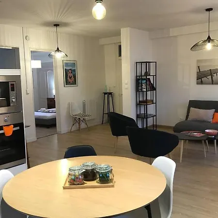 Le Coteau - Centre Ville, Jardin & Parking! Apartment