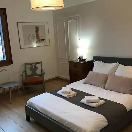 Apartment Le Coteau - Centre Ville, Jardin & Parking! *